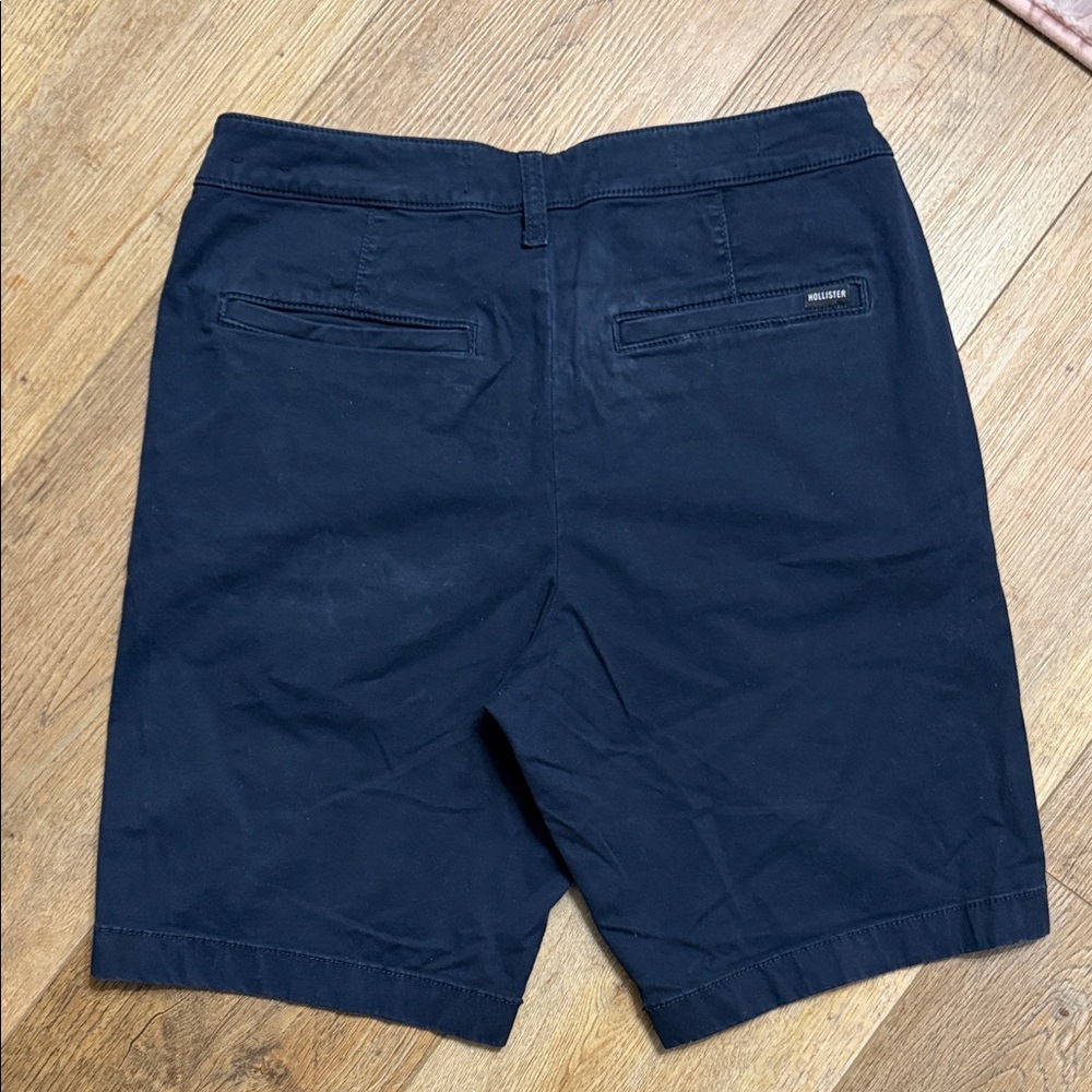 Hollister Men's Dark Navy Flat-Front Chino Shorts - Picture 3 of 3